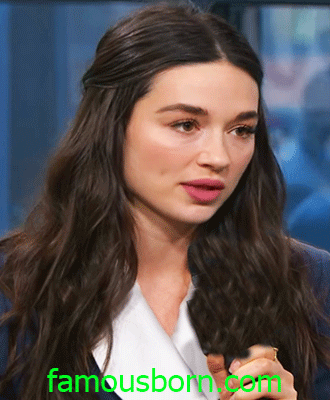 Crystal Reed Height Boyfriend Bio & Net Worth