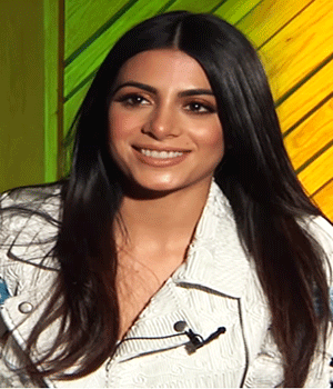 Emeraude Toubia Height Boyfriend Bio & Net Worth