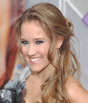 Emily Osment Height Boyfriend Bio & Net Worth