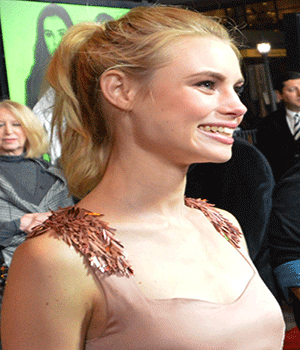 Lucy Fry 