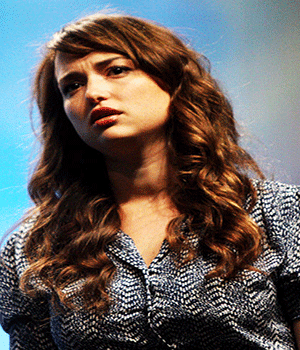 Milana Vayntrub Height Boyfriend Bio & Net Worth