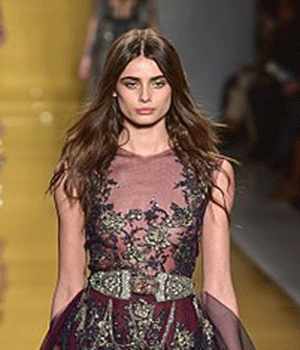 Taylor Hill Height Boyfriend Bio & Net Worth