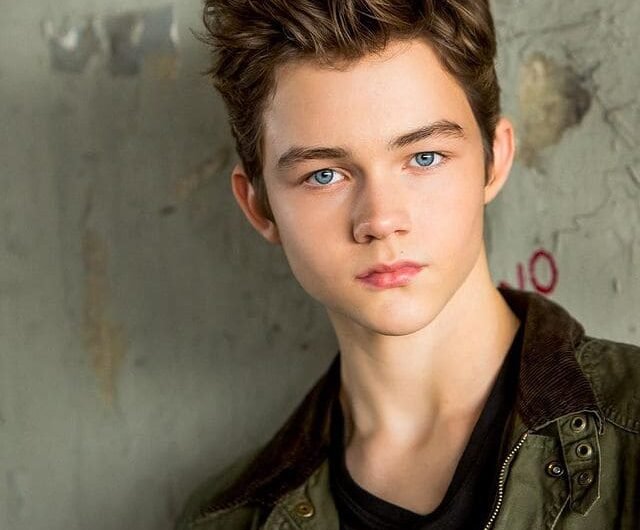 Levi Miller Bio, Height, Age, Birthday, Girlfriend, Wiki, Parents & Net Worth