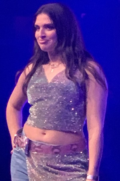 mae-muller